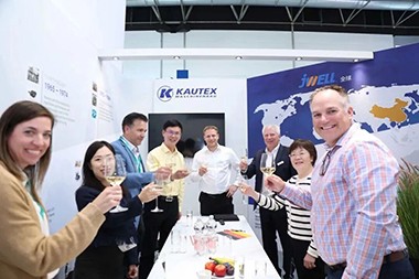Kautex Germany наручује KBB100D следеће генерације од америчких купаца Radius на сајму K2025